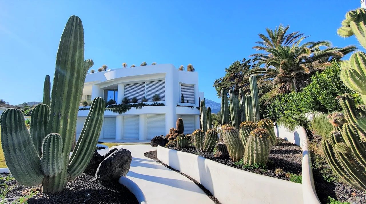 Villa S+6 avec jardin à Mégrine